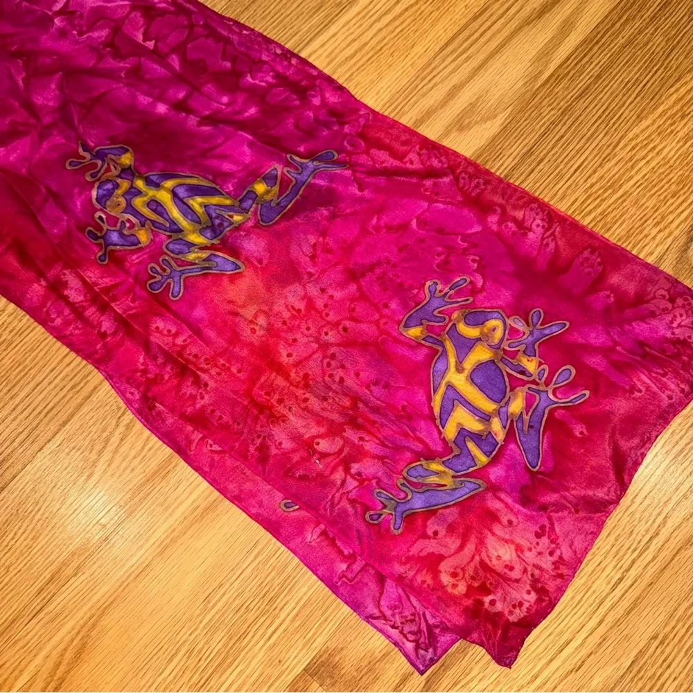 Fuchsia Wearable Art Rectangular Scarf‎ painted frogs 100% Silk 60” x 10”